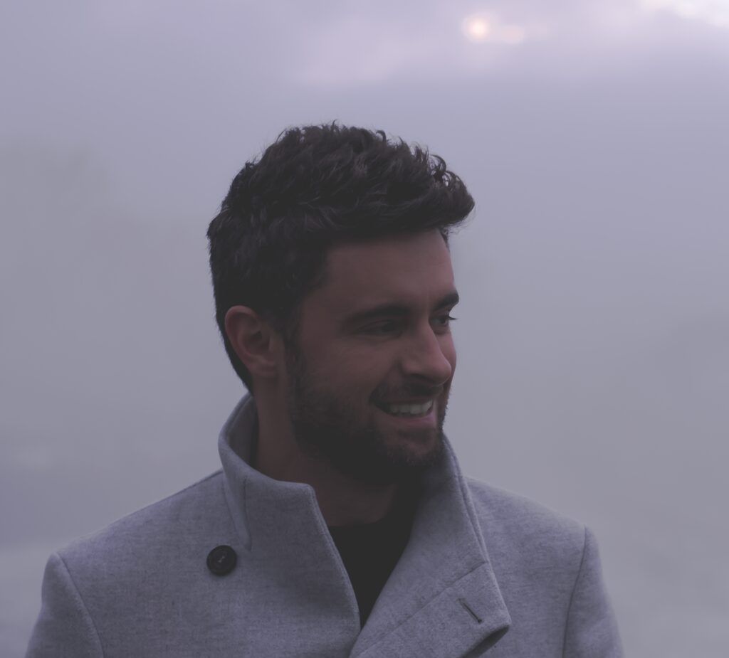 Valerio Pellegri, soundtrack composer for film, TV, commercials and videogames. Profile picture.