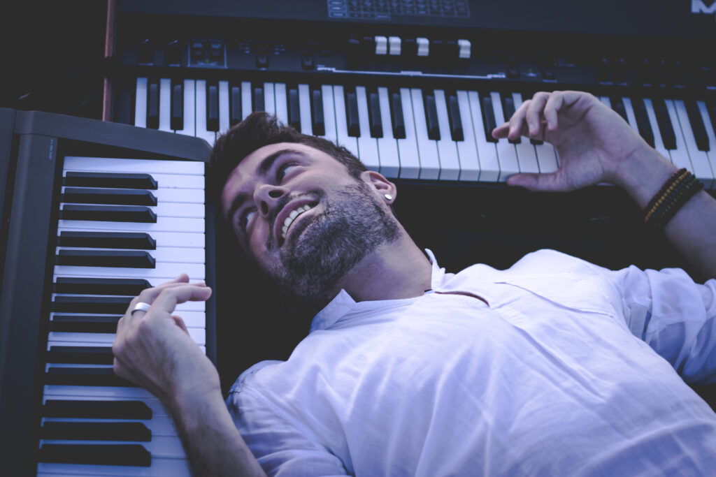 Valerio Pellegri, soundtrack composer for film, TV, commercials and videogames. Profile picture.